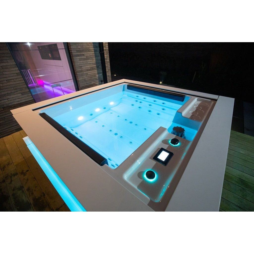 - Alpha Wellness - Whirlpool Intense Cube