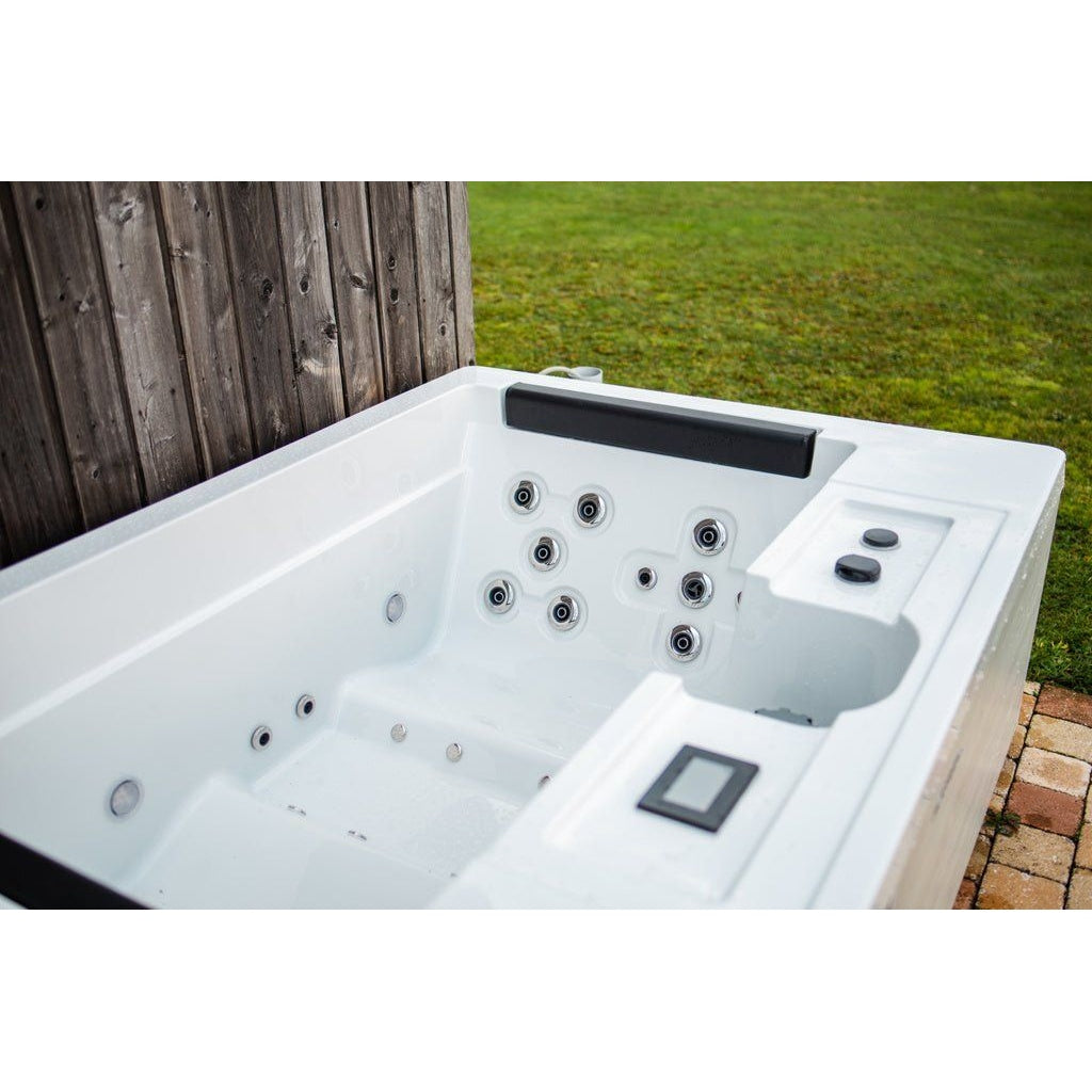 - Alpha Wellness - Whirlpool Intense Suite