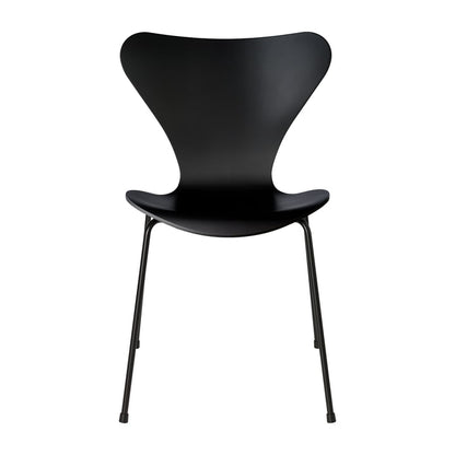 Fritz Hansen - Serie 7 3107 Stuhl Esche gefärbt