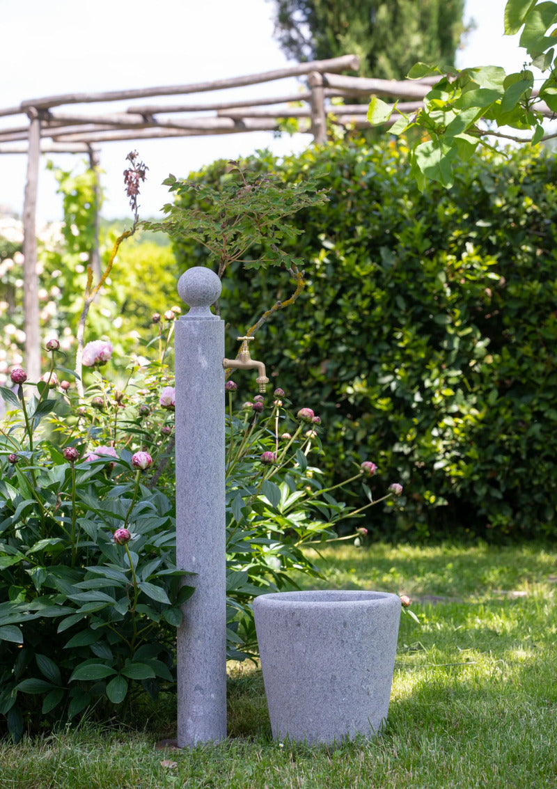 VELTHA® - NASCOR Gartenbrunnen aus Peperino